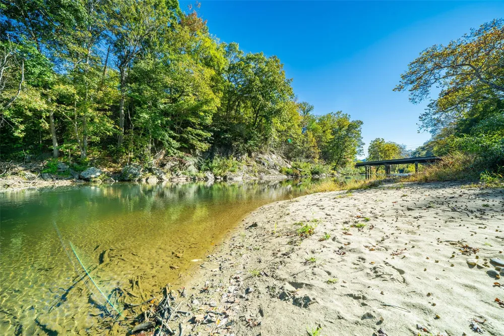 61 Riverbend Road Canton, NC 28716