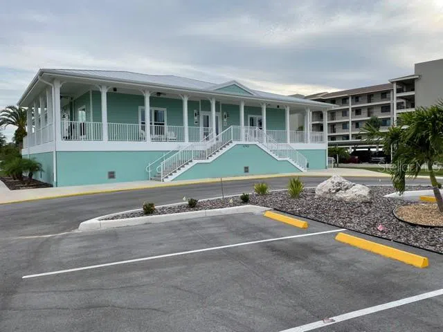 2042 POINTE ALEXIS DRIVE Tarpon Springs, FL 34689