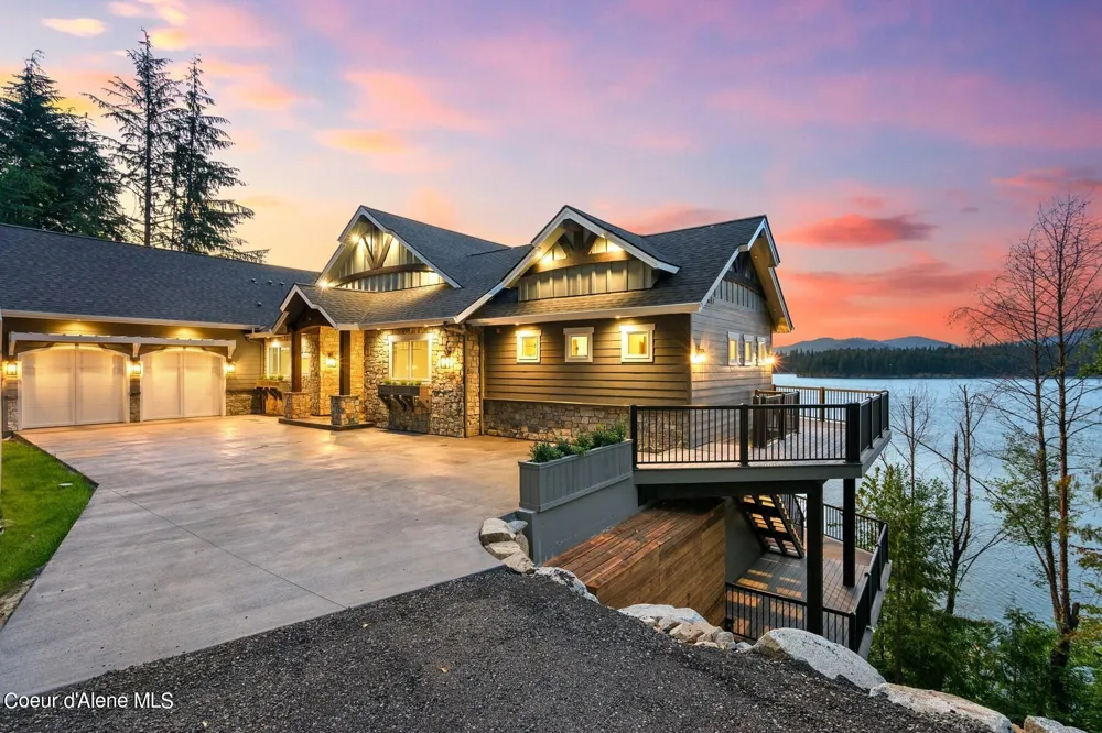 8491 Mckinley Lane Hayden, ID 83835