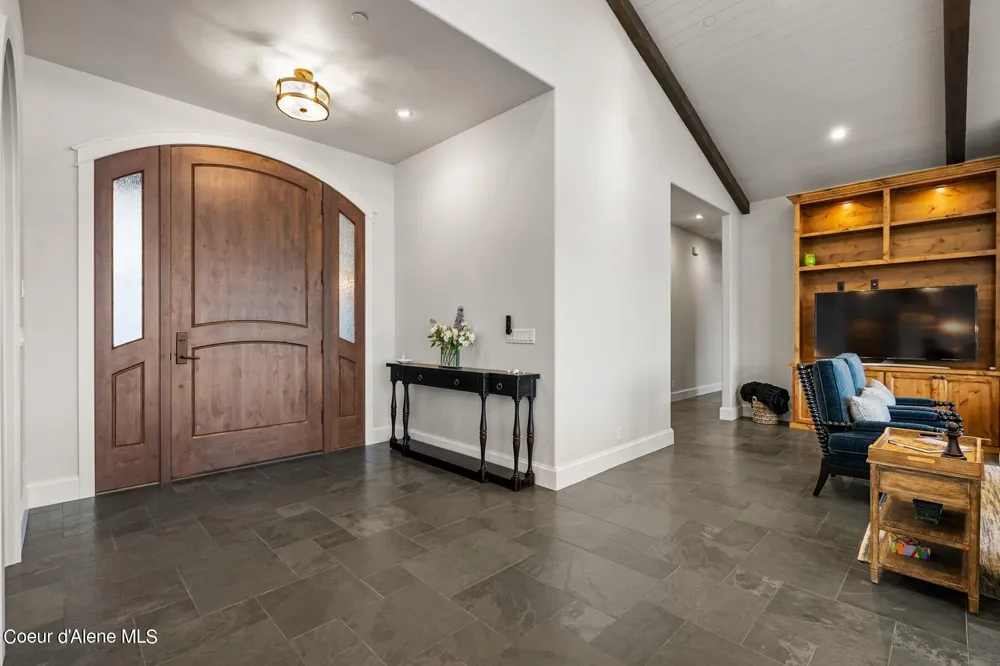 8491 Mckinley Lane Hayden, ID 83835