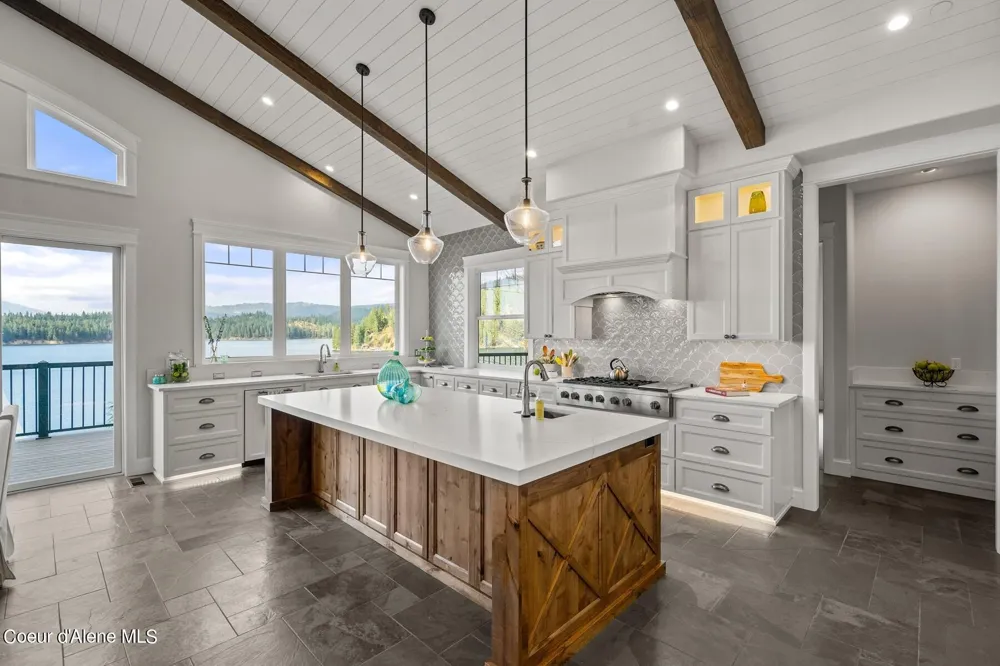 8491 Mckinley Lane Hayden, ID 83835