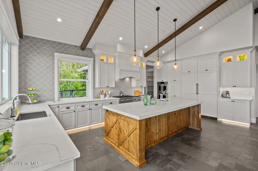 8491 Mckinley Lane Hayden, ID 83835