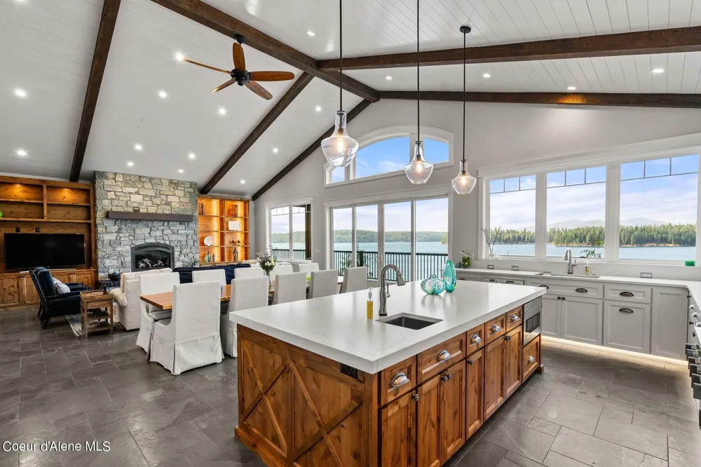 8491 Mckinley Lane Hayden, ID 83835
