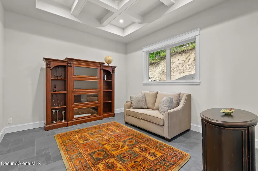 8491 Mckinley Lane Hayden, ID 83835