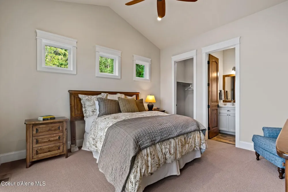 8491 Mckinley Lane Hayden, ID 83835