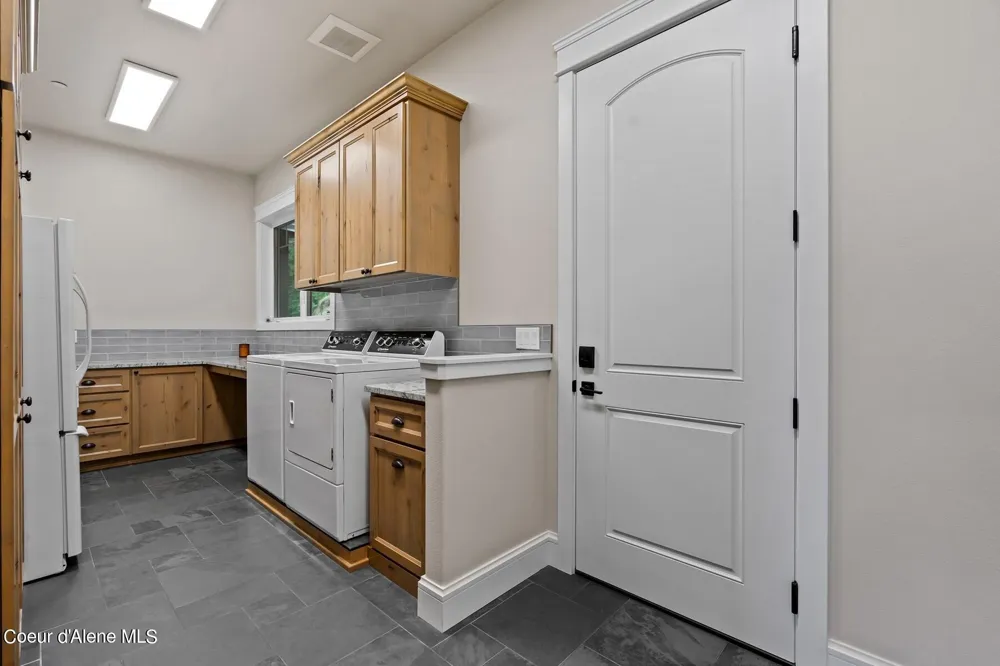 8491 Mckinley Lane Hayden, ID 83835