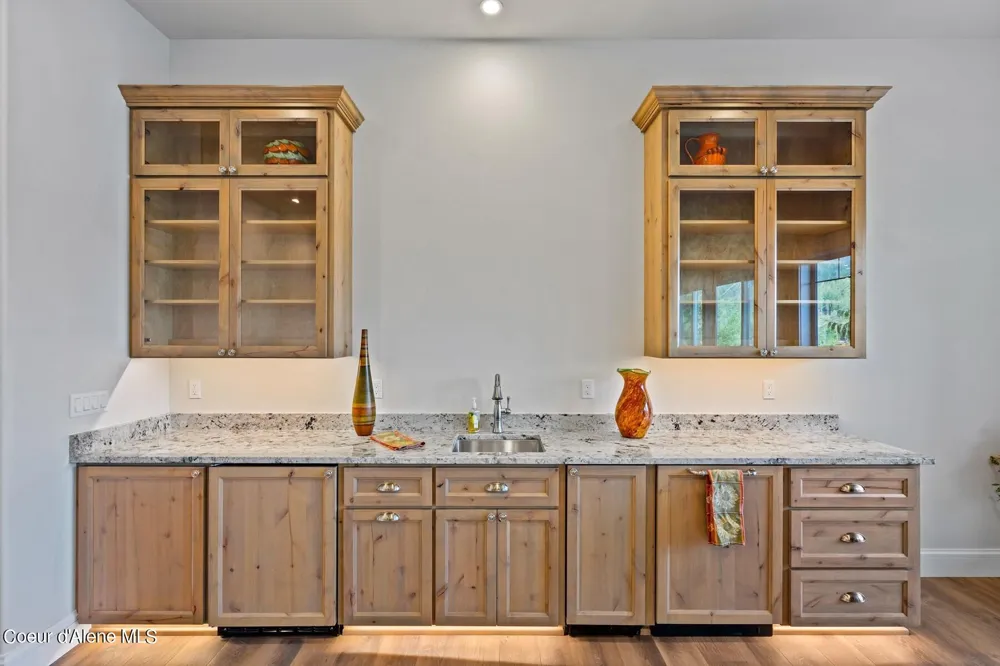 8491 Mckinley Lane Hayden, ID 83835