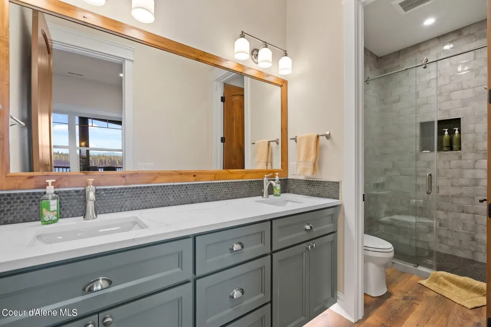 8491 Mckinley Lane Hayden, ID 83835