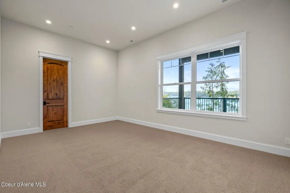 8491 Mckinley Lane Hayden, ID 83835
