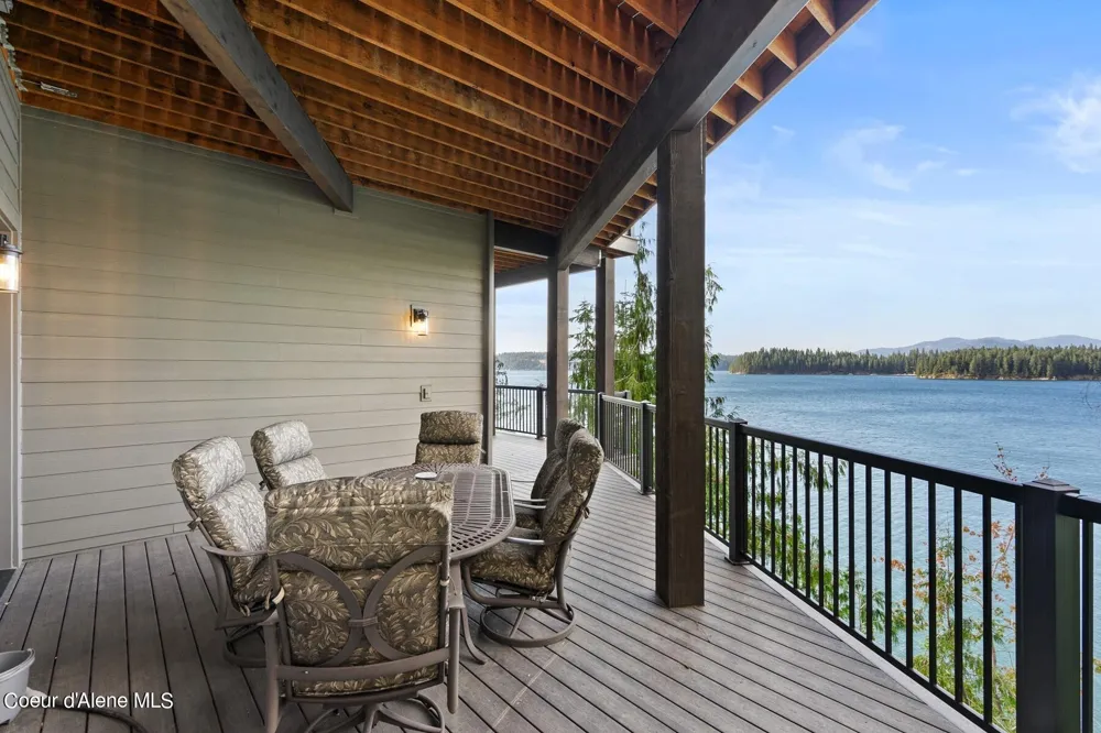 8491 Mckinley Lane Hayden, ID 83835