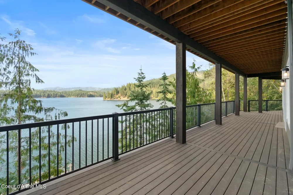 8491 Mckinley Lane Hayden, ID 83835