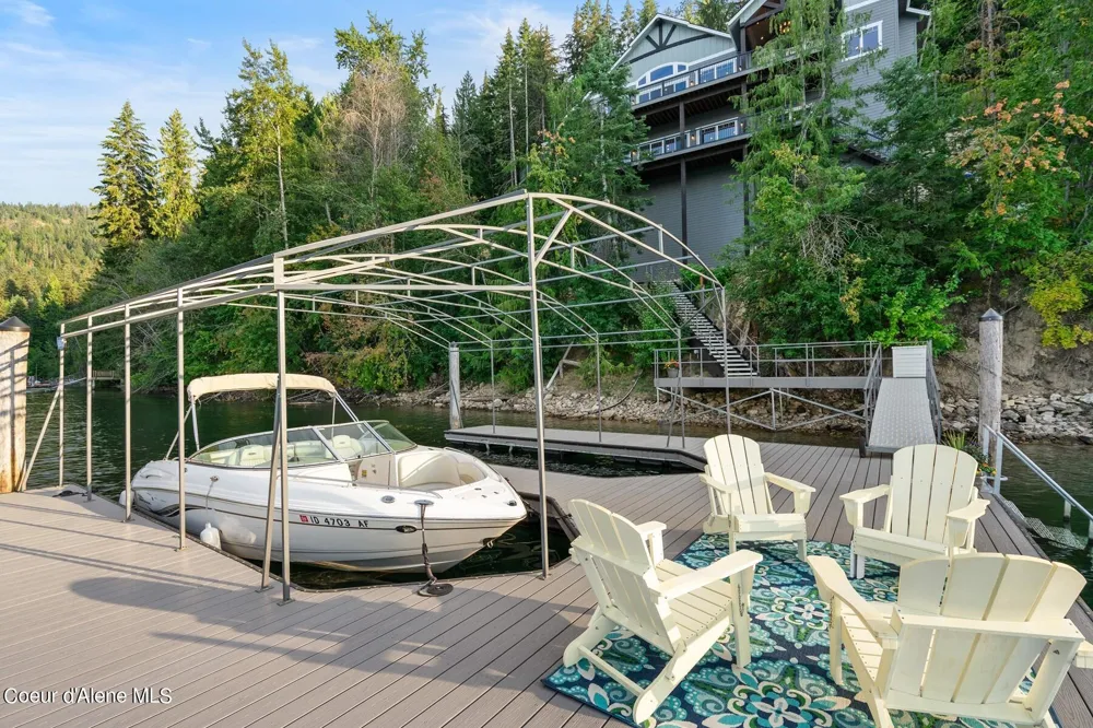 8491 Mckinley Lane Hayden, ID 83835