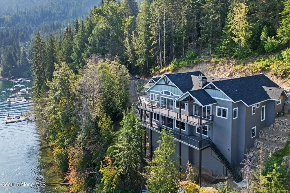 8491 Mckinley Lane Hayden, ID 83835