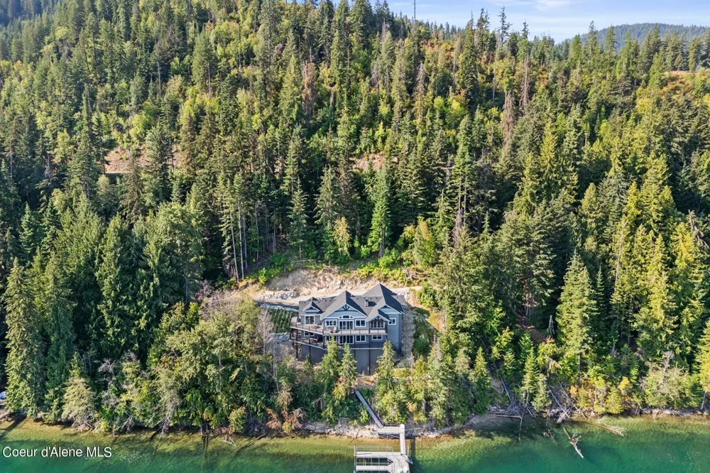 8491 Mckinley Lane Hayden, ID 83835