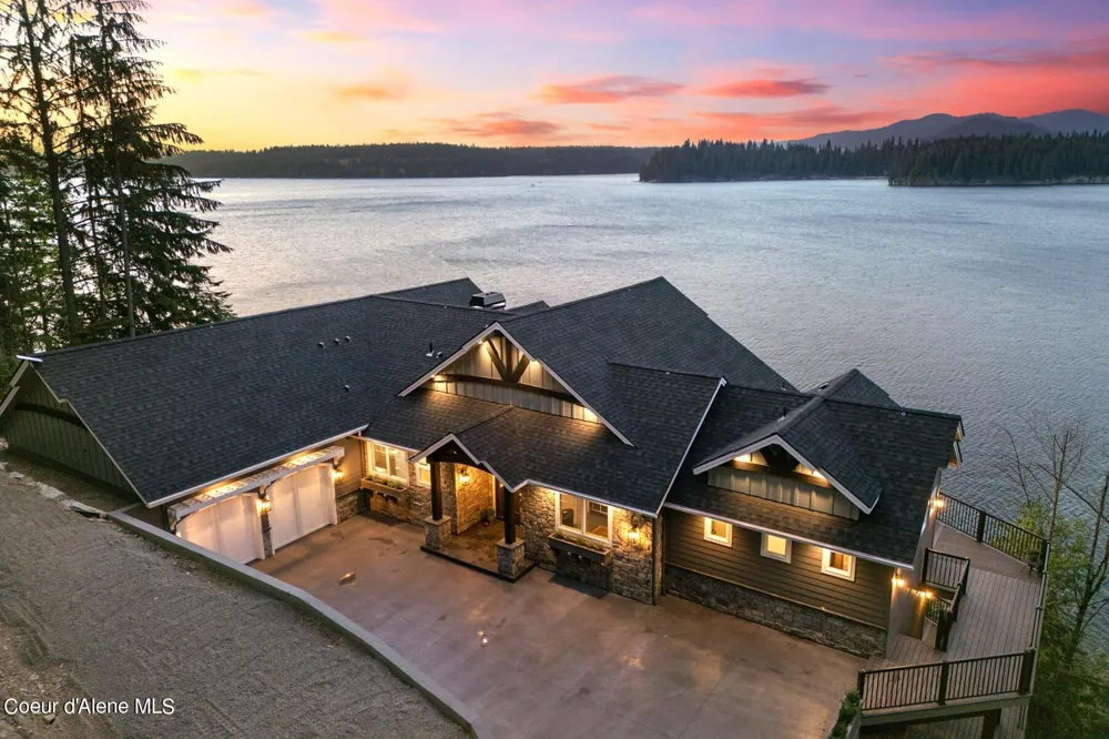 8491 Mckinley Lane Hayden, ID 83835