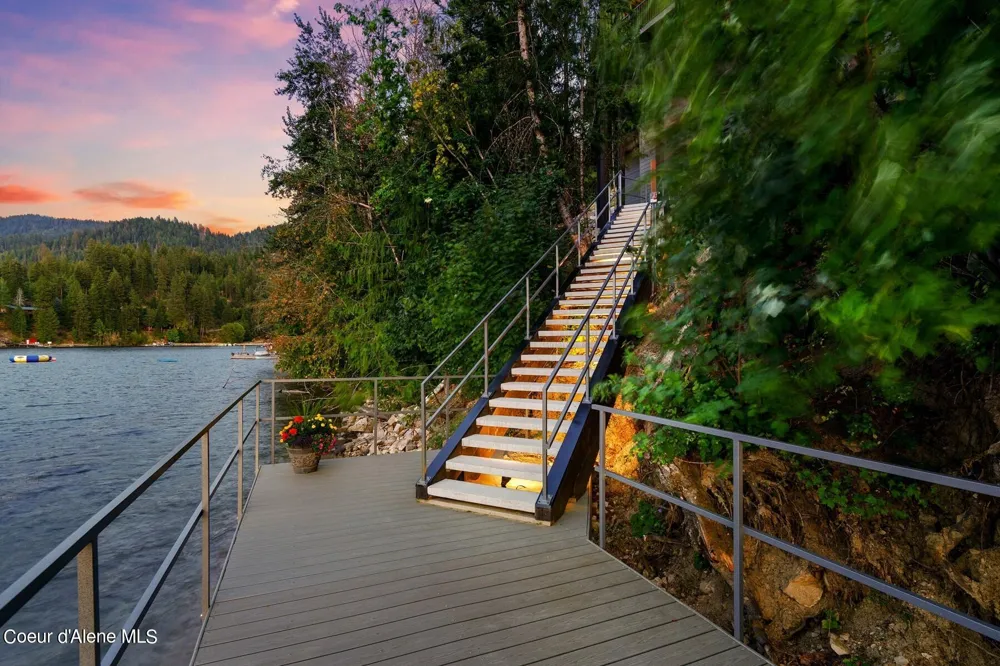 8491 Mckinley Lane Hayden, ID 83835