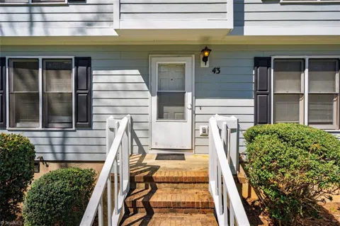 121 Westview Drive #43