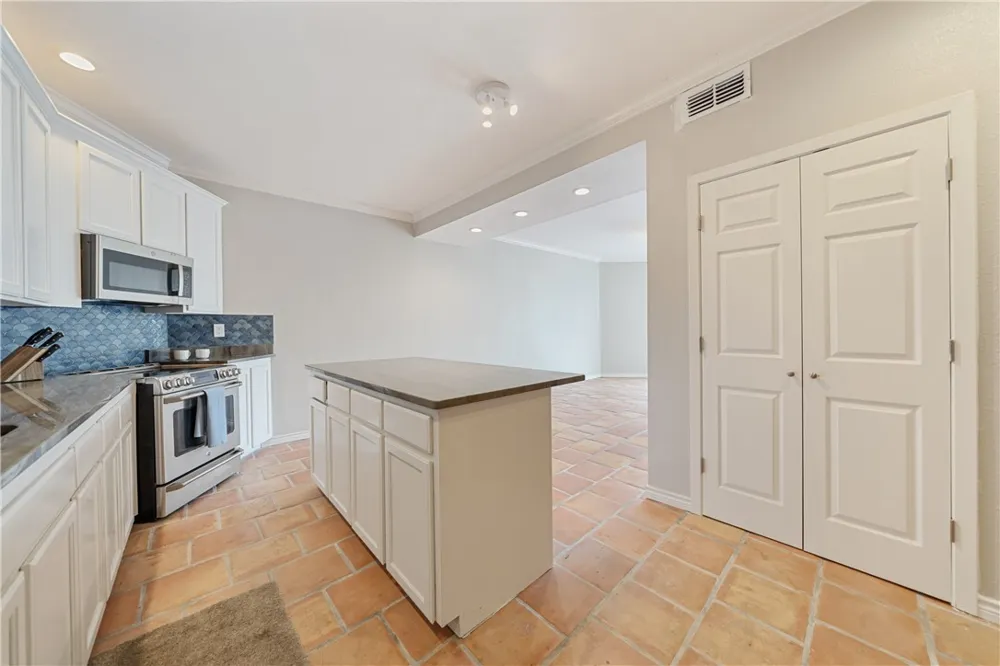 520 S Chaparral Street #1 Corpus Christi, TX 78401