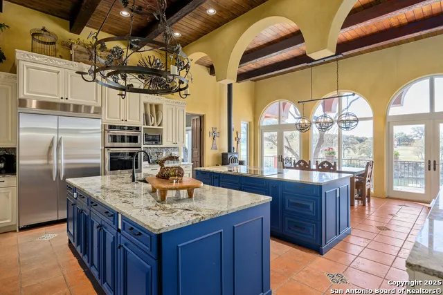 4198 BEAR SPRINGS RD Pipe Creek, TX 78063