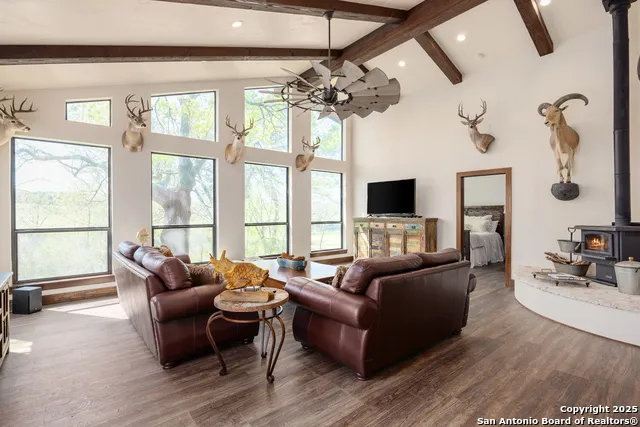4198 BEAR SPRINGS RD Pipe Creek, TX 78063