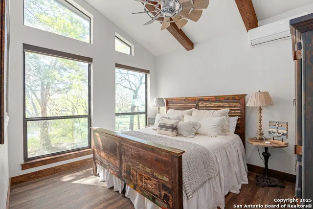 4198 BEAR SPRINGS RD Pipe Creek, TX 78063