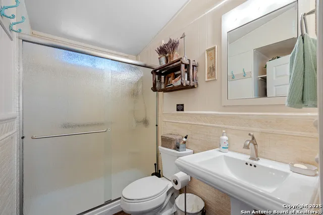 4198 BEAR SPRINGS RD Pipe Creek, TX 78063