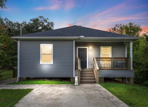 334 Old River Road