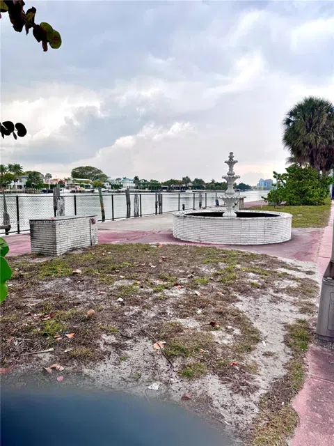 5255 Collins Ave Boat Slip E
