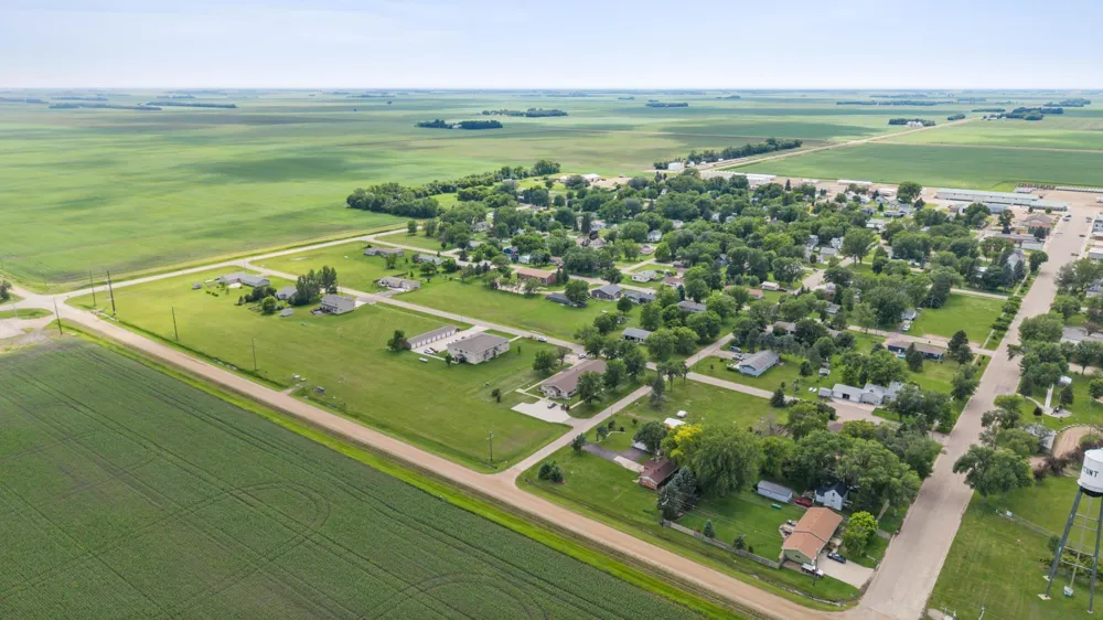 406 6th Street S Fairmount, ND 58030