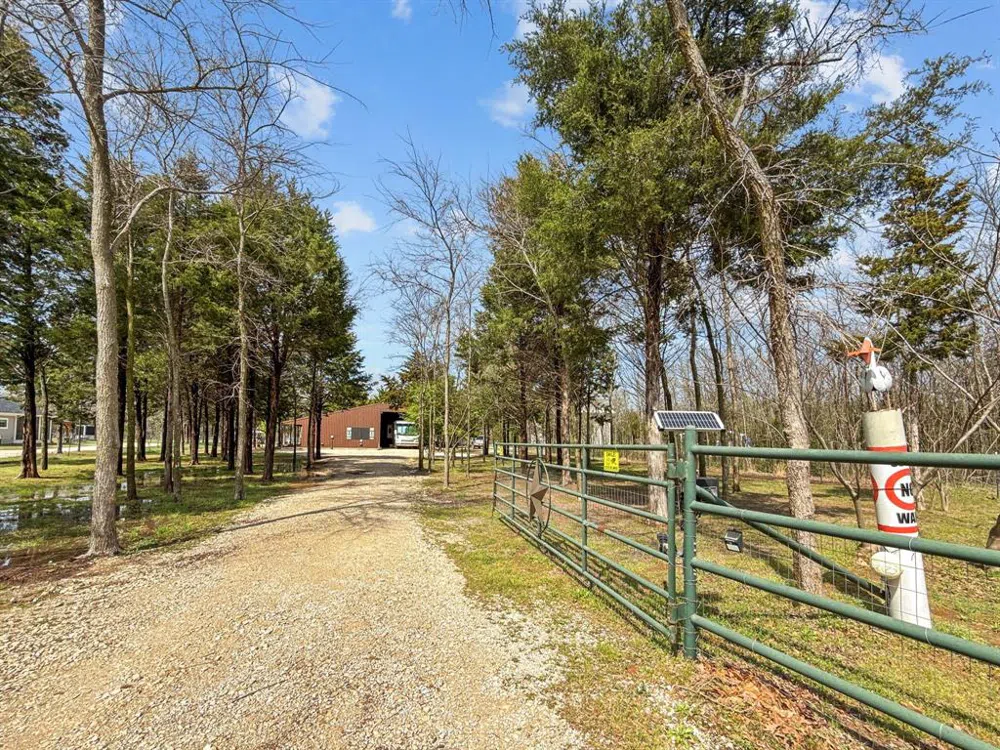 1477 Cedar Mills Road Gordonville, TX 76245