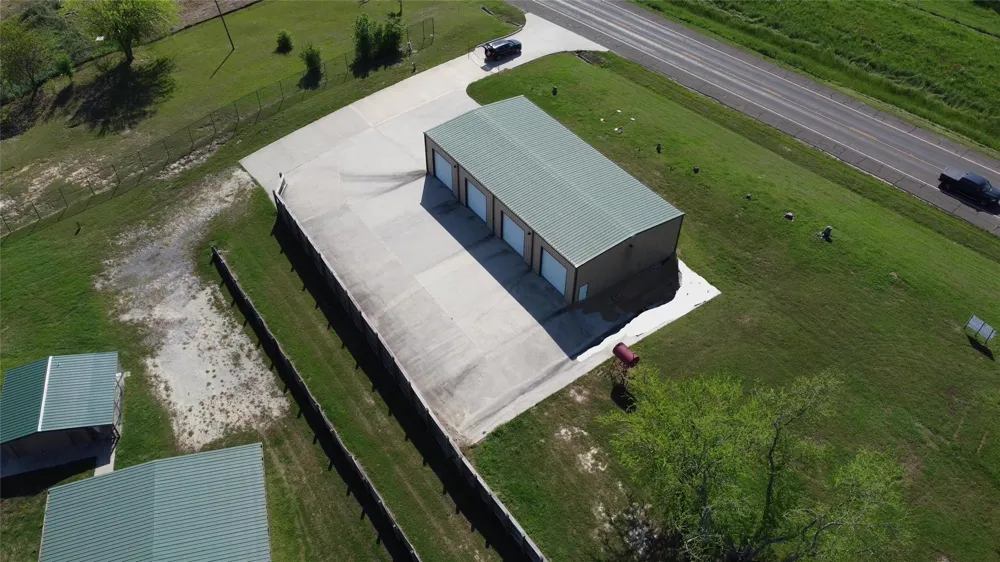 10420 Us Hwy 190 W Point Blank, TX 77364