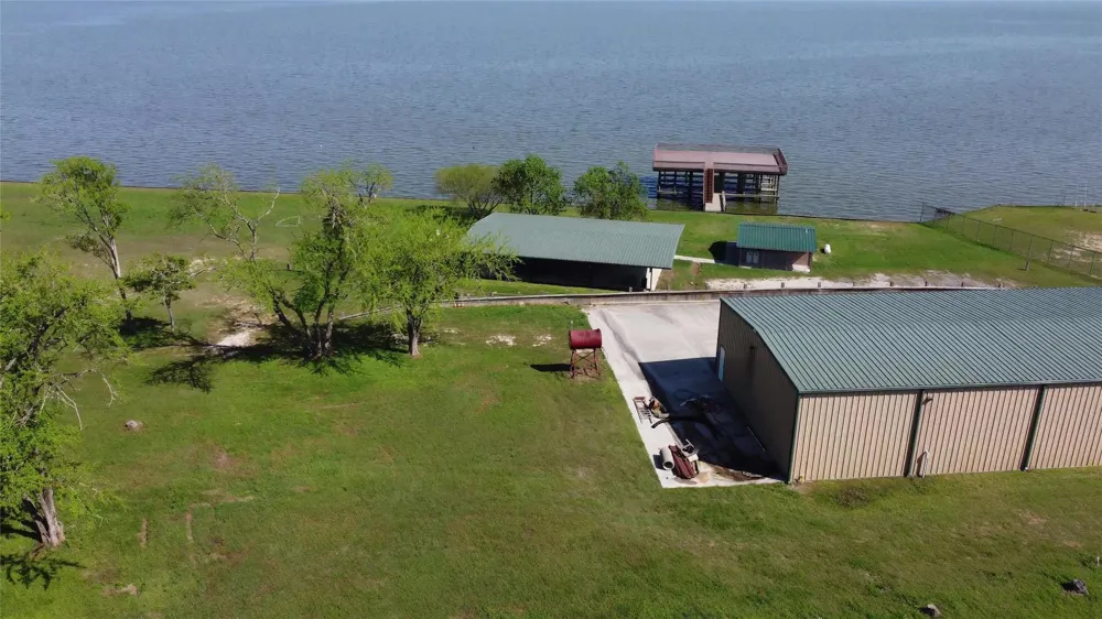 10420 Us Hwy 190 W Point Blank, TX 77364
