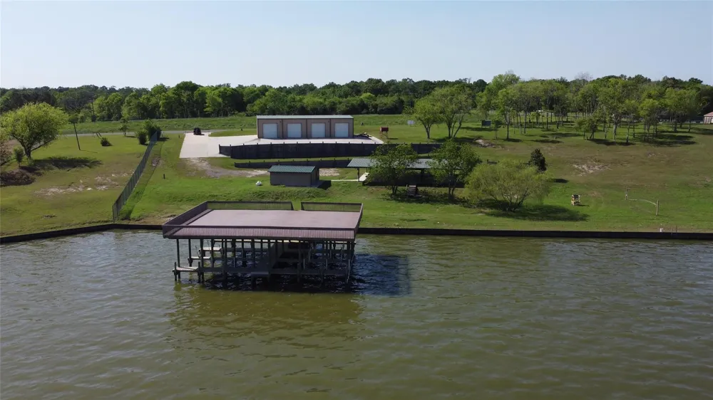 10420 Us Hwy 190 W Point Blank, TX 77364