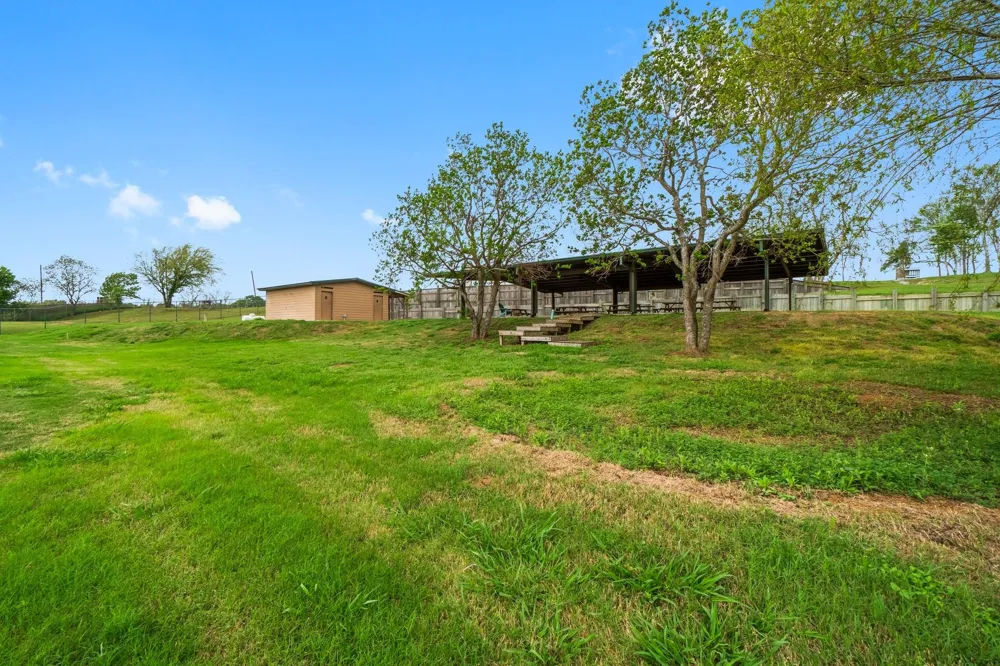 10420 Us Hwy 190 W Point Blank, TX 77364
