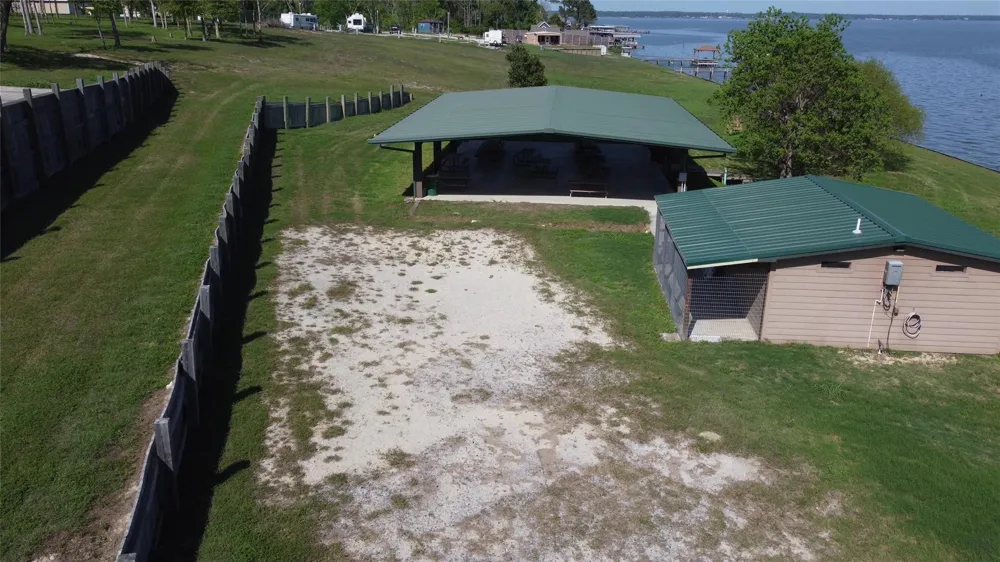 10420 Us Hwy 190 W Point Blank, TX 77364