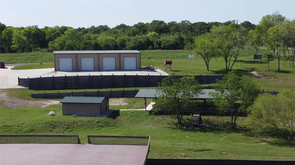 10420 Us Hwy 190 W Point Blank, TX 77364