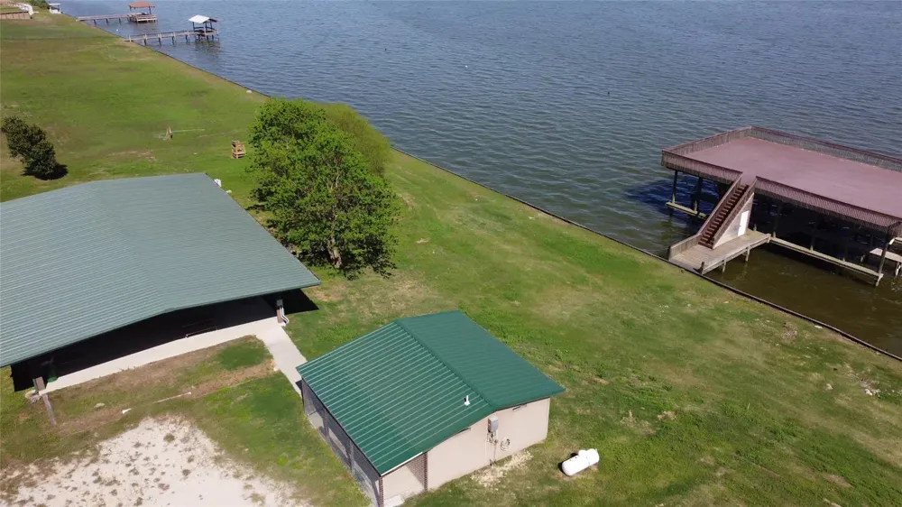 10420 Us Hwy 190 W Point Blank, TX 77364