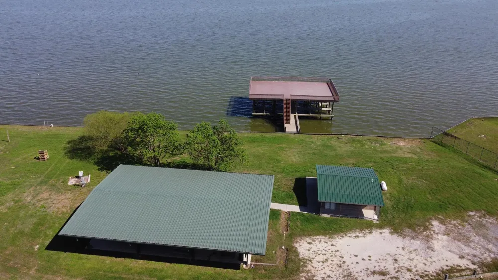 10420 Us Hwy 190 W Point Blank, TX 77364