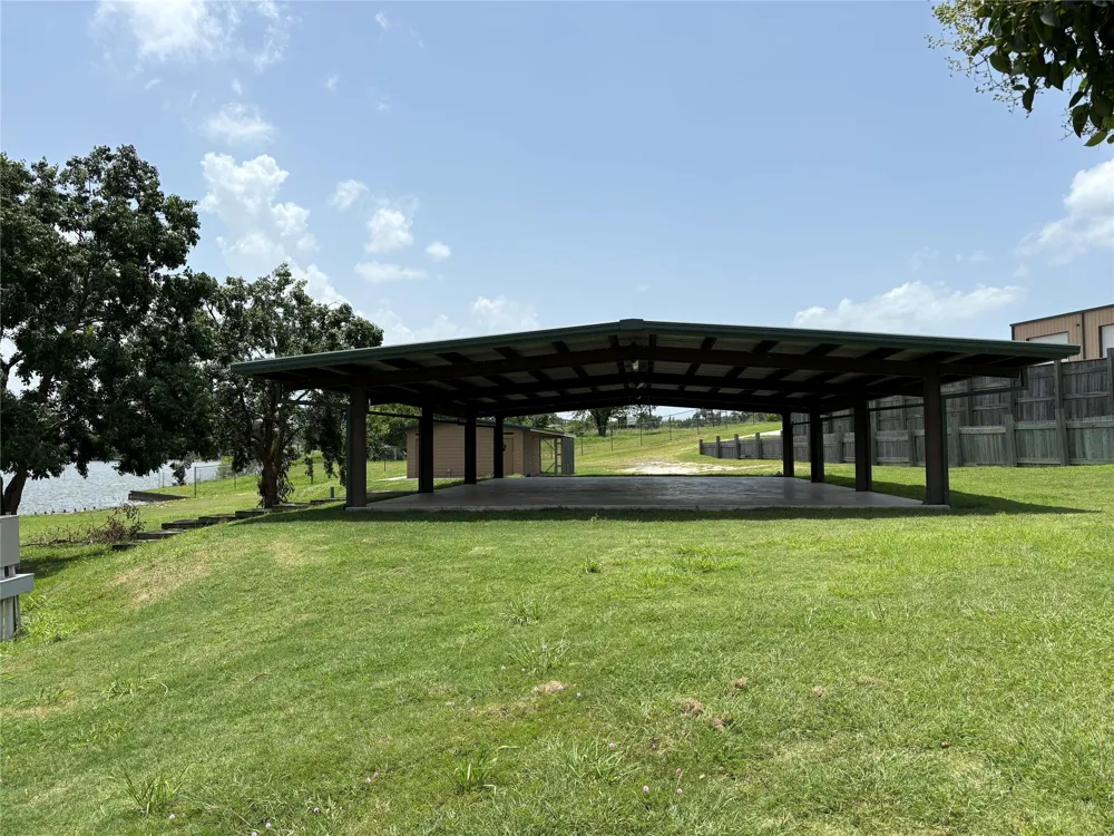 10420 Us Hwy 190 W Point Blank, TX 77364