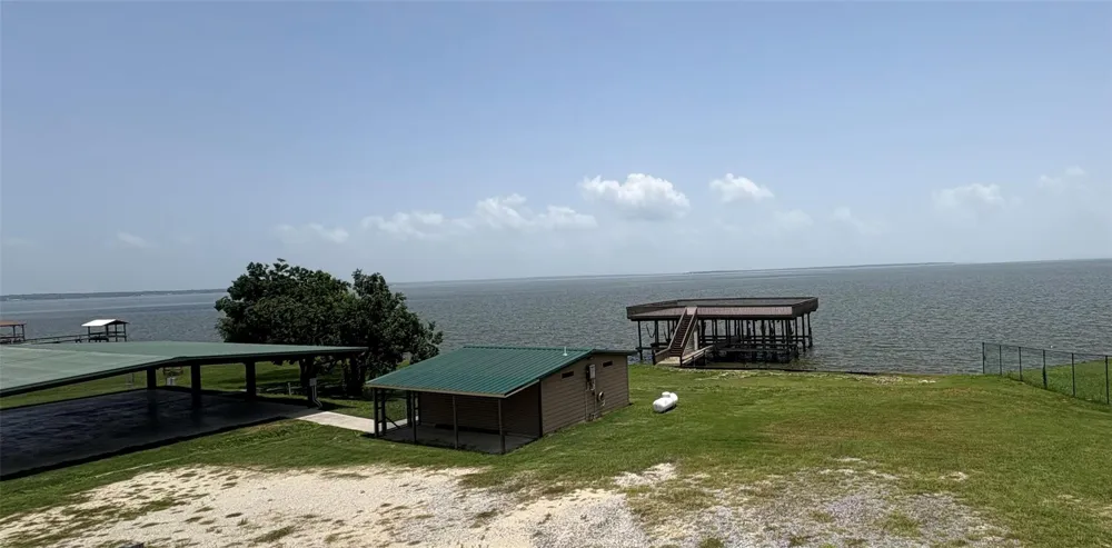 10420 Us Hwy 190 W Point Blank, TX 77364