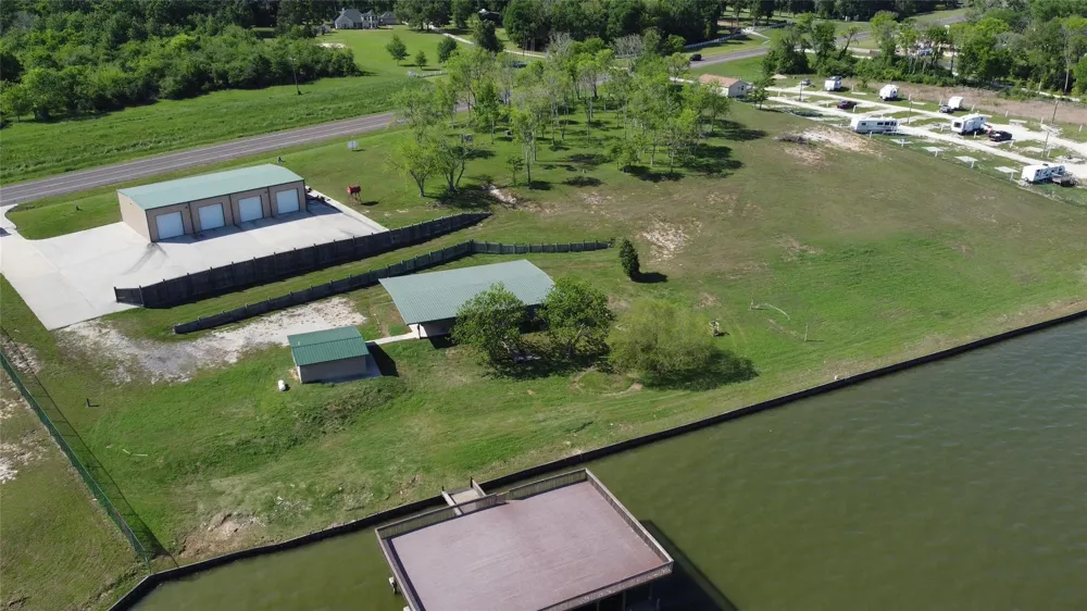 10420 Us Hwy 190 W Point Blank, TX 77364