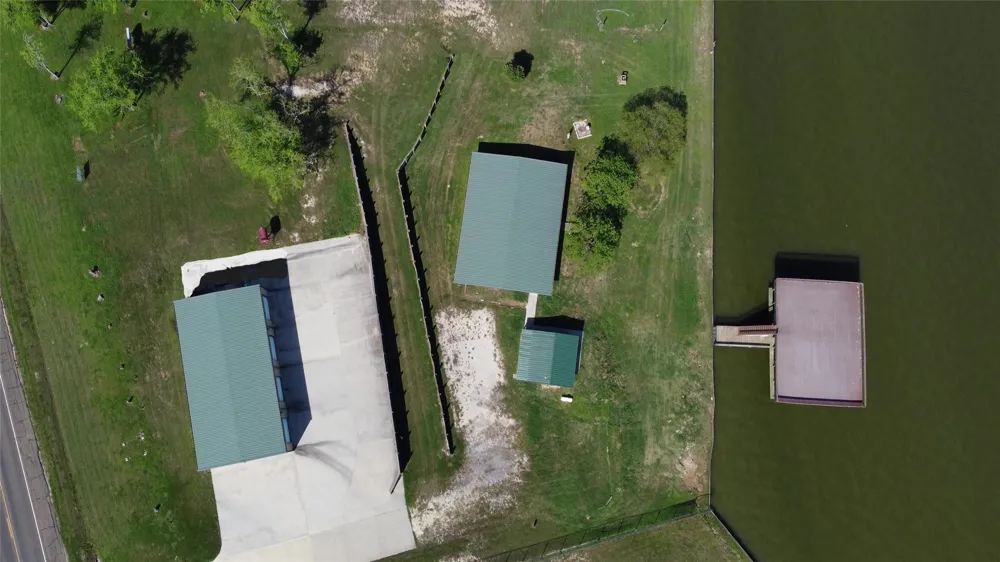 10420 Us Hwy 190 W Point Blank, TX 77364