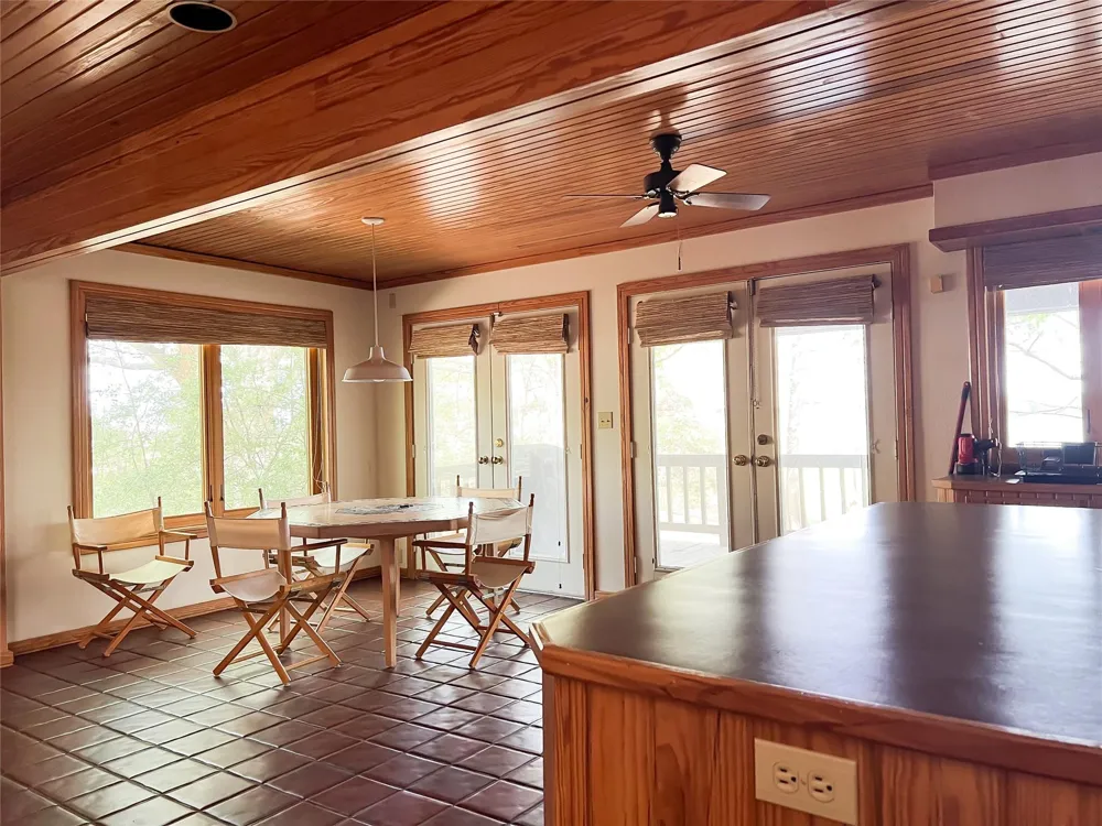 6019 County Road 374 Marquez, TX 77865