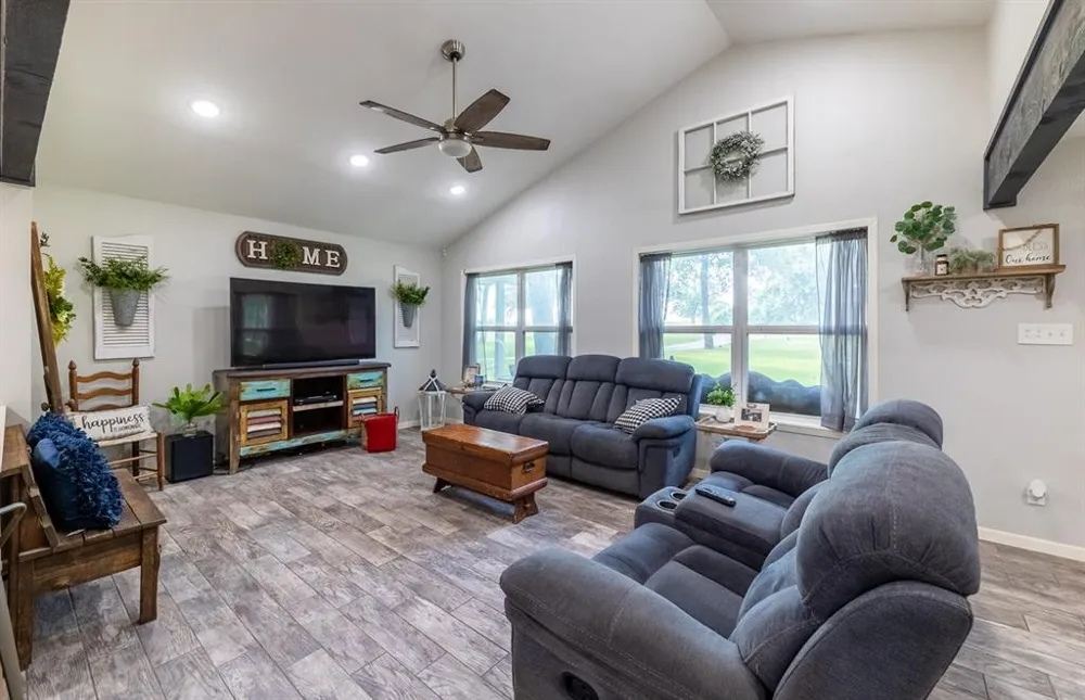 7338 FM 1624 Lexington, TX 78947