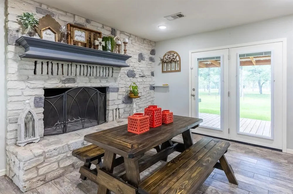 7338 FM 1624 Lexington, TX 78947