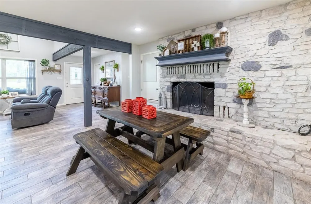 7338 FM 1624 Lexington, TX 78947