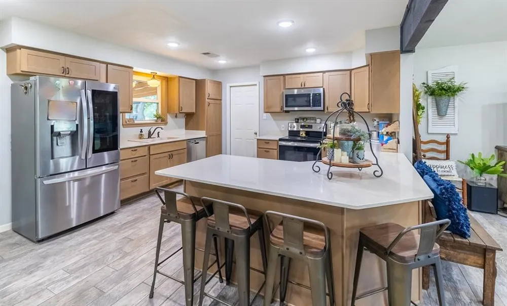 7338 FM 1624 Lexington, TX 78947