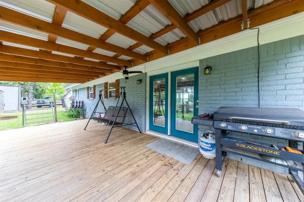 7338 FM 1624 Lexington, TX 78947