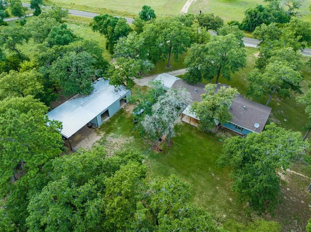 7338 FM 1624 Lexington, TX 78947