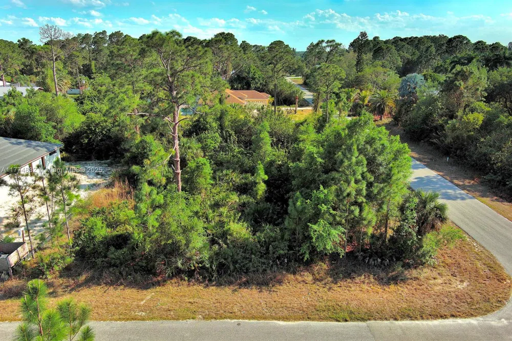 2500 E 9th St Lehigh Acres, FL 33936